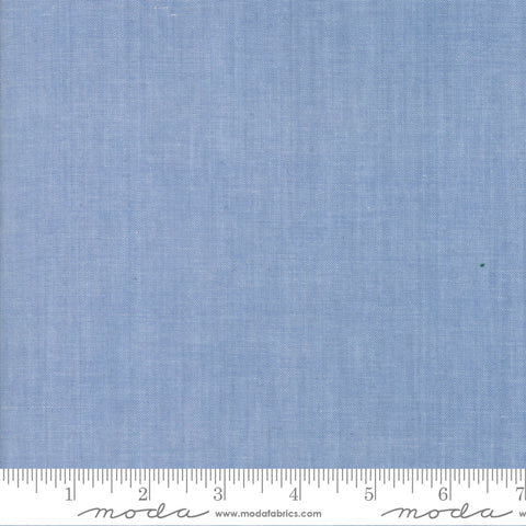 Beautiful basic light blue chambray from Moda 100% Cotton, 44/5"